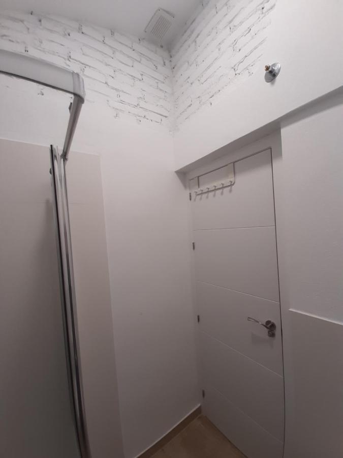 Plaza Andalucia Apartment -A 10Min Caminando Del Puente Romano Cordoba Luaran gambar