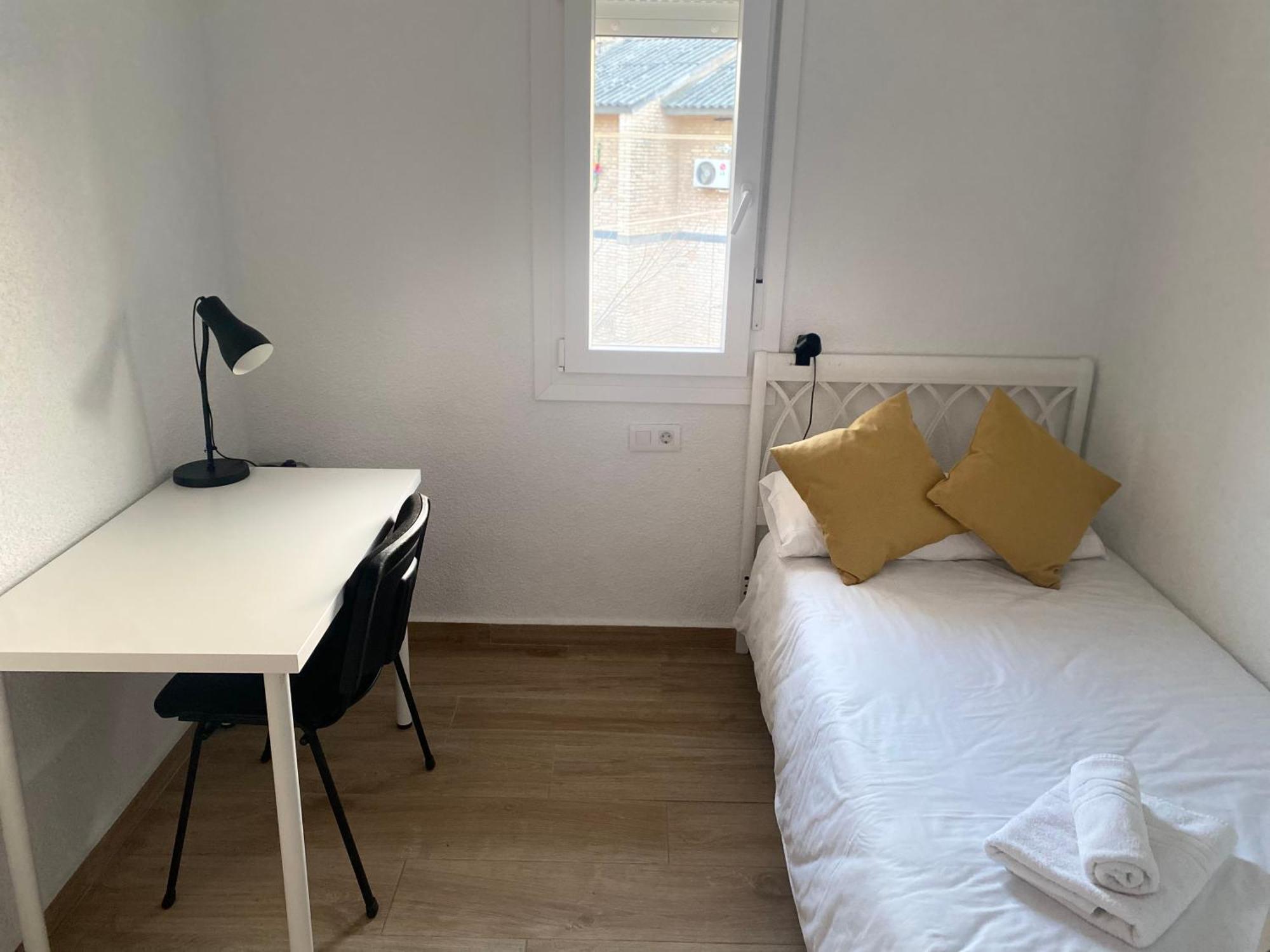 Plaza Andalucia Apartment -A 10Min Caminando Del Puente Romano Cordoba Luaran gambar
