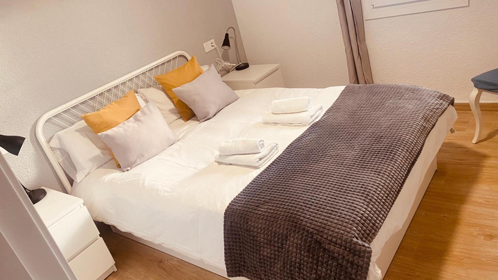 Plaza Andalucia Apartment -A 10Min Caminando Del Puente Romano Cordoba Luaran gambar