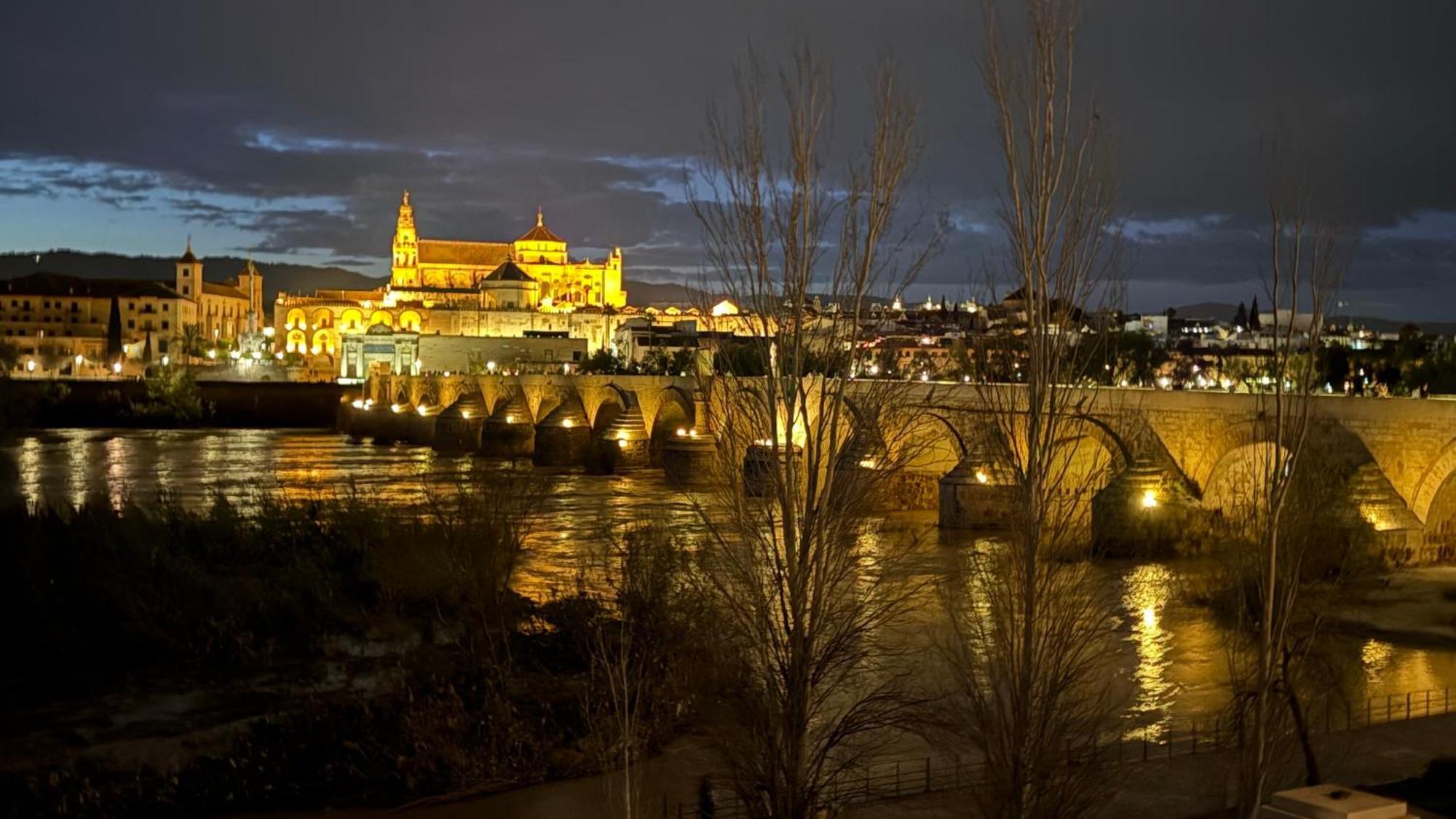 Plaza Andalucia Apartment -A 10Min Caminando Del Puente Romano Cordoba Luaran gambar